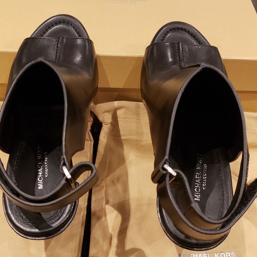 Michael Kors Collection Hi-Heel Leather Sandal NWT - Picture 4 of 8